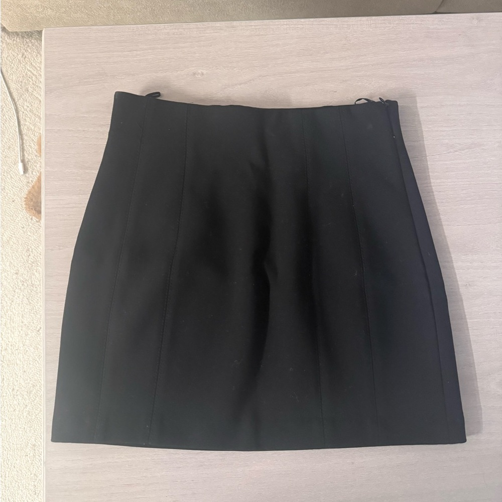 Zara Elegant Black Mini Skirt